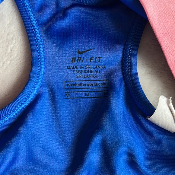 Nike sports bra size M - Picture 3 of 3